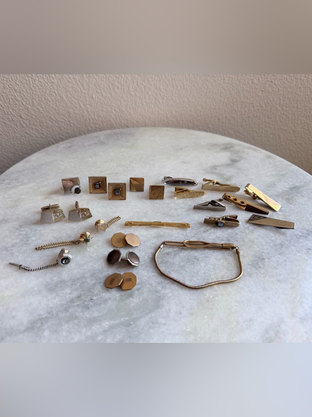Men’s Accessory Vintage gold tone Mid Century cufflinks, tie clips, tie tack